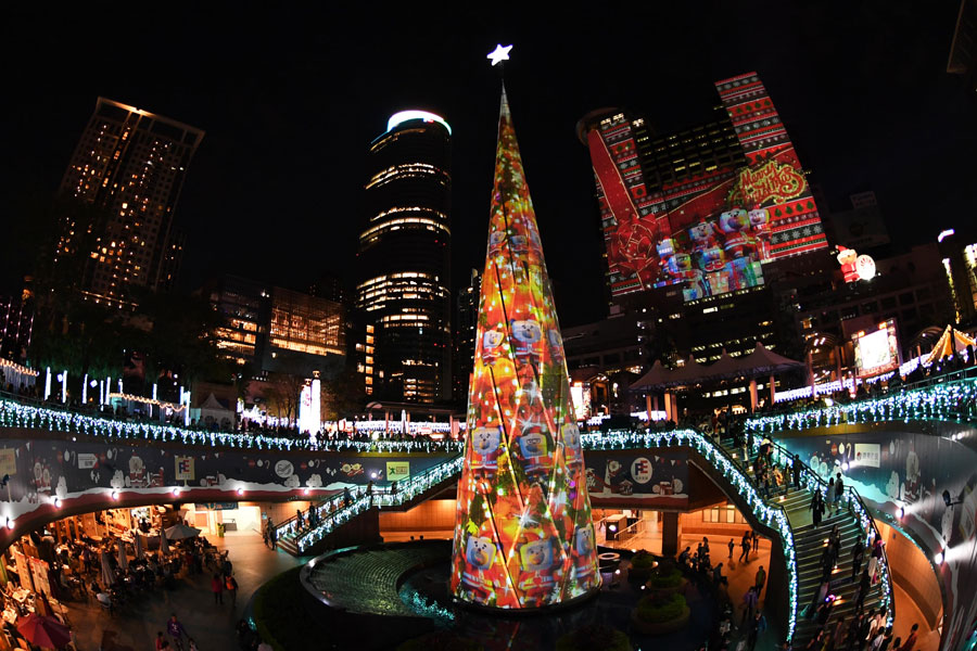 Light show in Taiwan greets Christmas