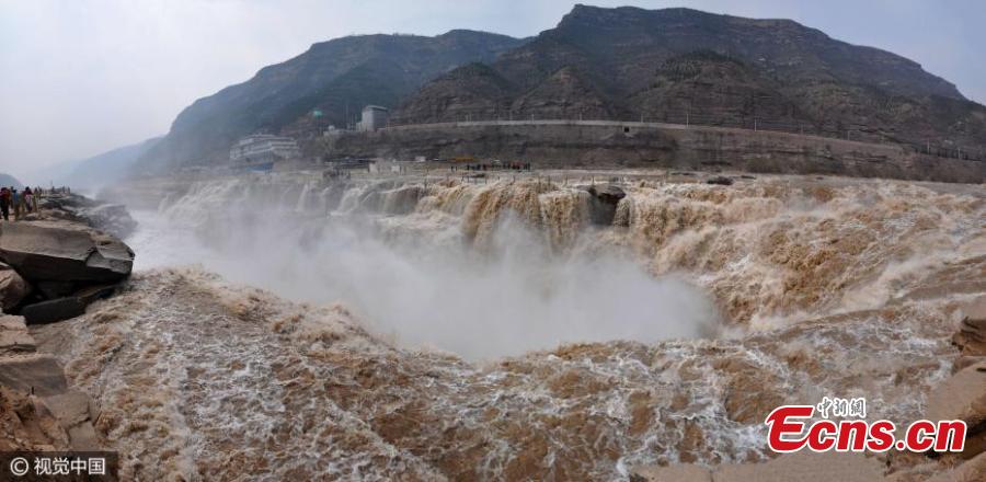 Stunning scenes at Hukou Waterfall