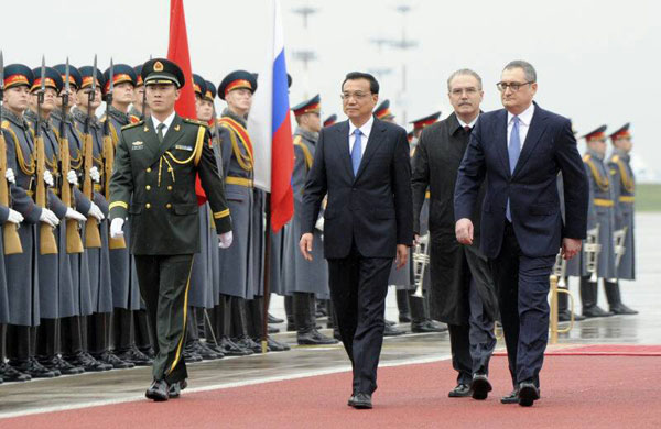 Premier Li arrives in Russia for official visit