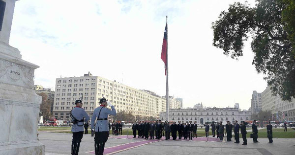 Chinese premier attends wreath-laying ceremony in Chile