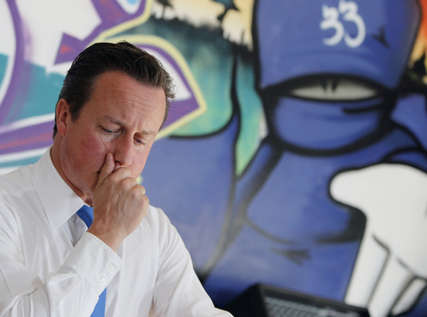 Cameron pledges 'all-out war' on street gangs