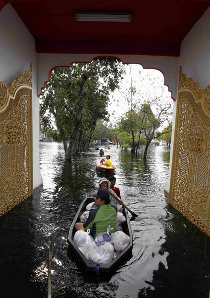 Thailand's flood death toll exceeds 500