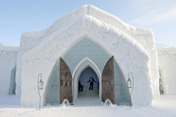 Ice hotel presented to public in Quebec City, Canada