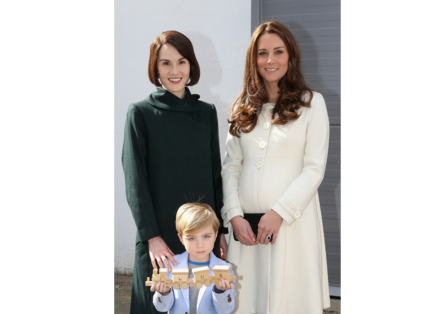 Downton Abbey fan Kate Middleton visits set of hit TV show