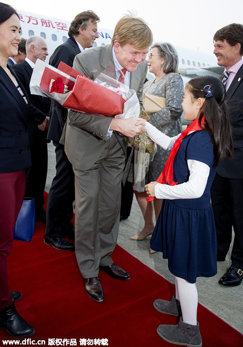 Netherlands king enjoys local flavors of Yan'an