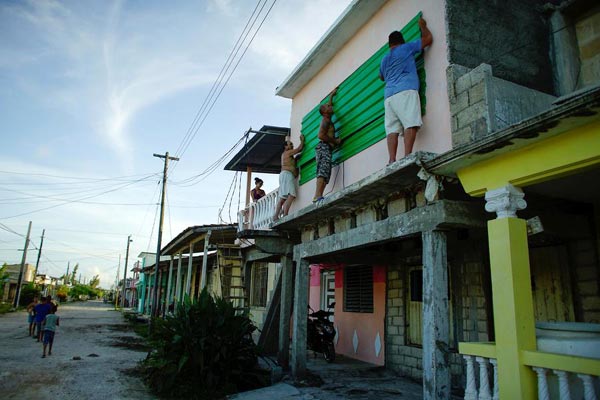 Cuba evacuates 700,000 as Hurricane Irma nears