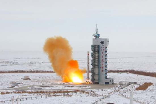 中國在酒泉成功發射一顆空間實驗衛星(組圖)