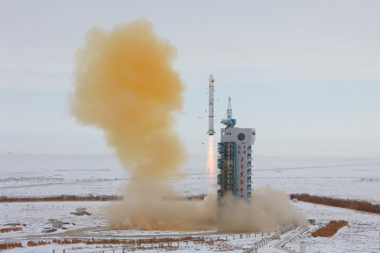 中國在酒泉成功發射一顆空間實驗衛星(組圖)